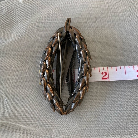 π2/$20 Vintage Leaf Bronze Tone Pendant Or Brooch 2.75β - Picture 5 of 7